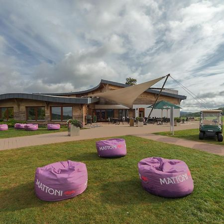 Grund Resort Golf And Ski Mladé Buky Exterior foto