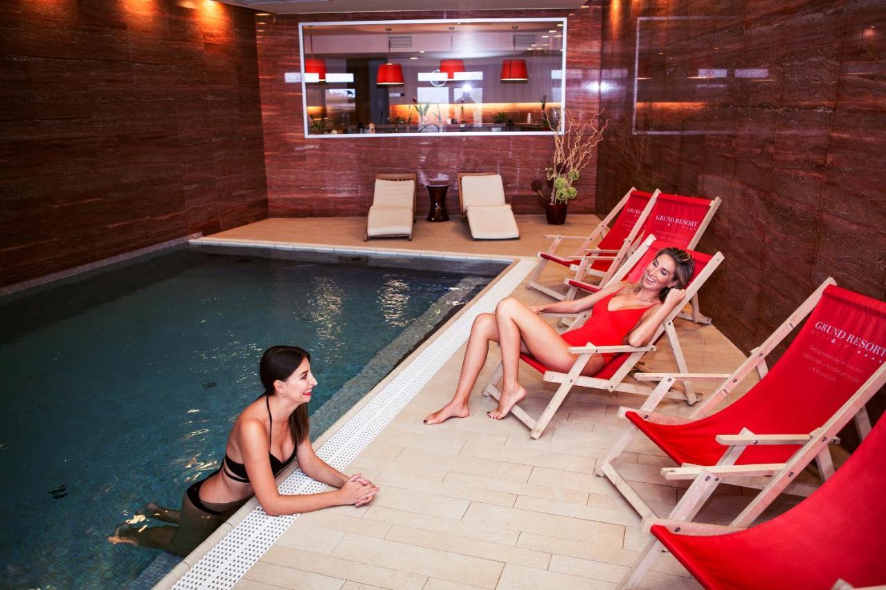 Grund Resort Golf And Ski Mladé Buky Exterior foto